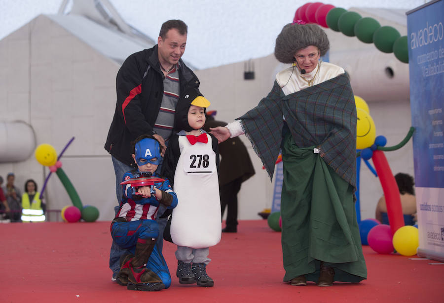Concurso infantil de disfraces en la Cúpula del Milenio (Valladolid)
