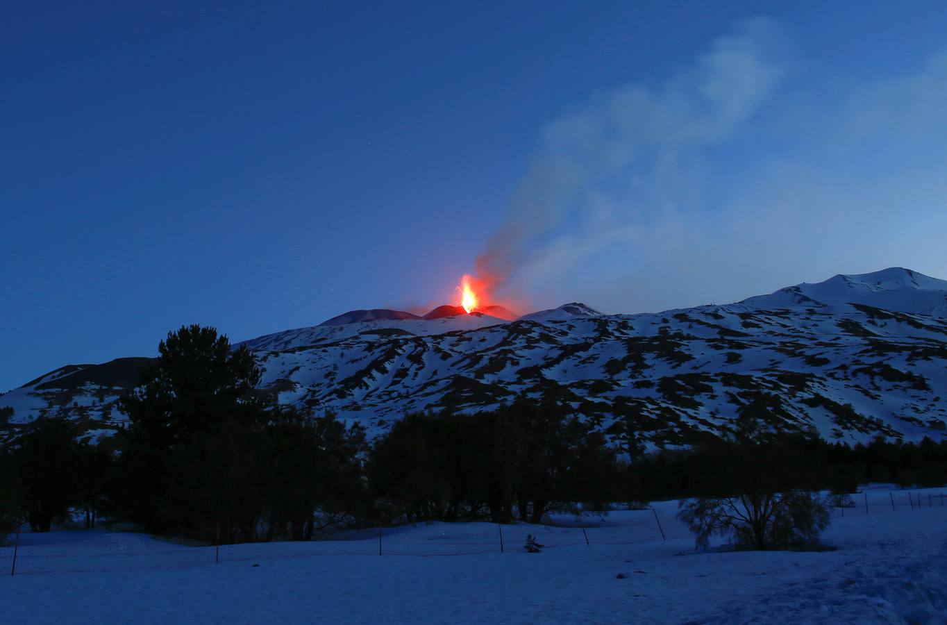 La espectacular erupción del volcán Etna