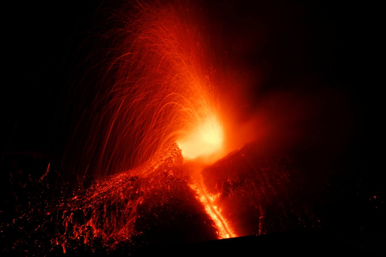 La espectacular erupción del volcán Etna