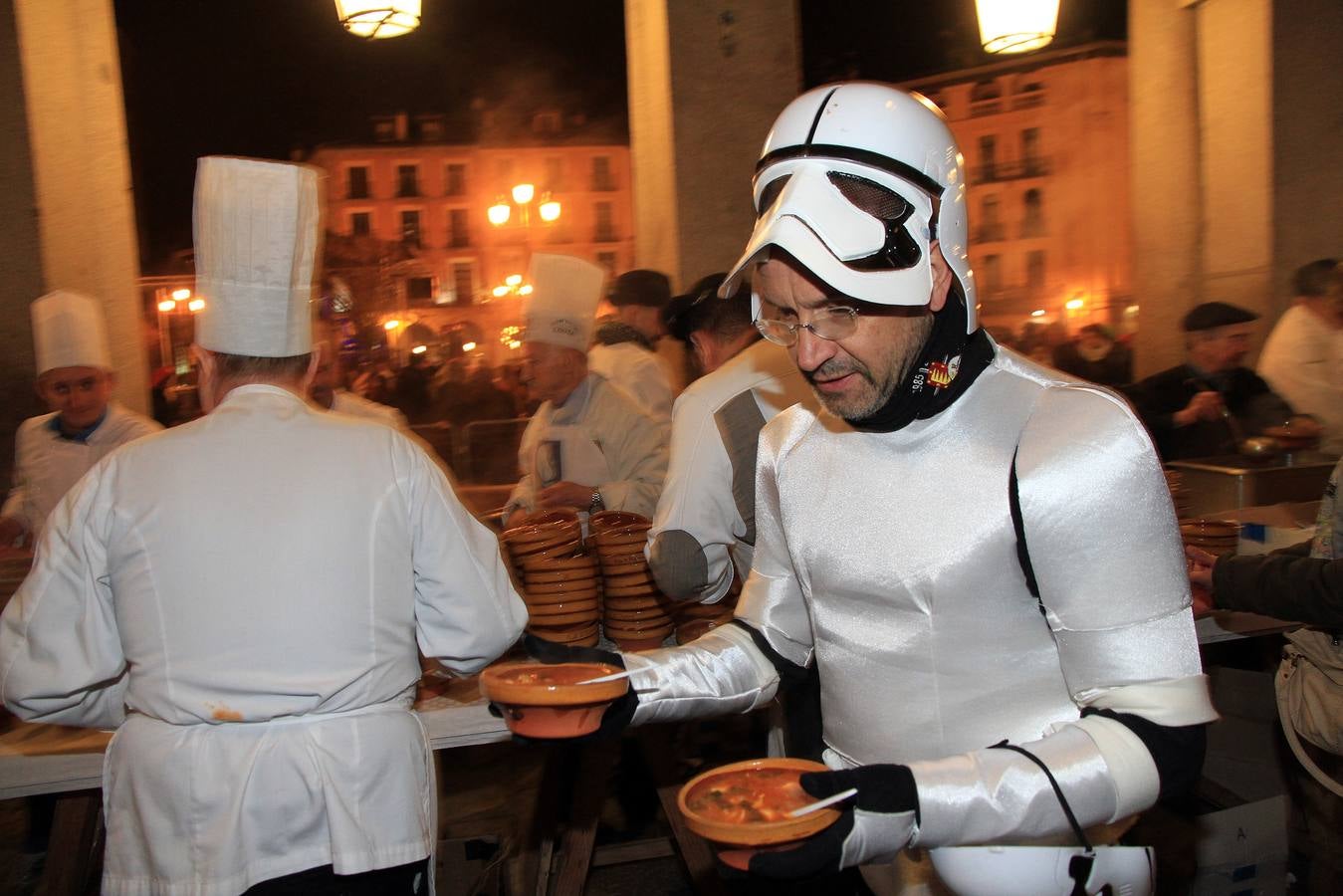 Segovia disfruta del martes de carnaval con un animado desfile