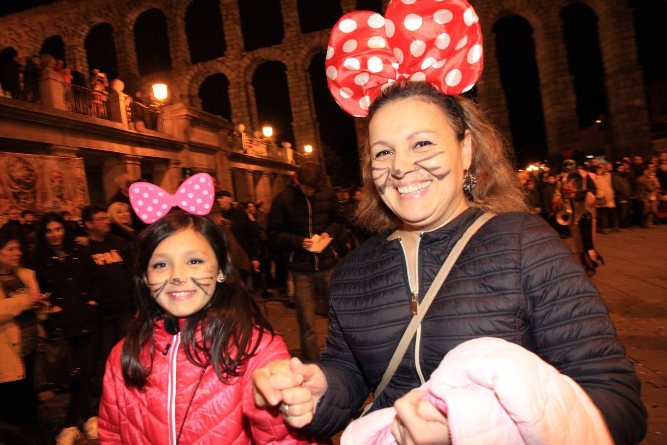 Segovia disfruta del martes de carnaval con un animado desfile