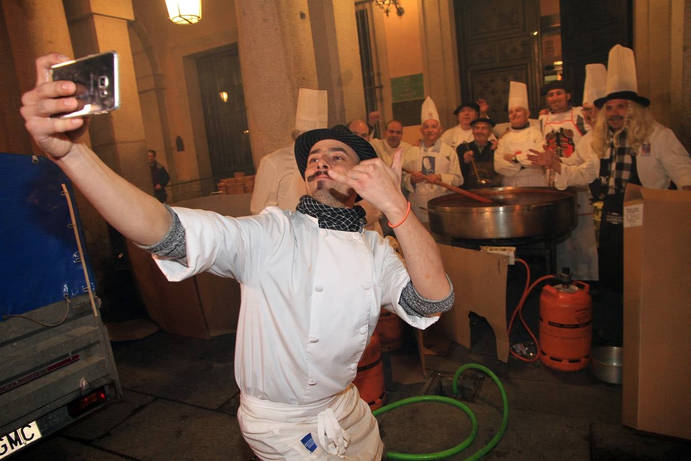 Segovia disfruta del martes de carnaval con un animado desfile