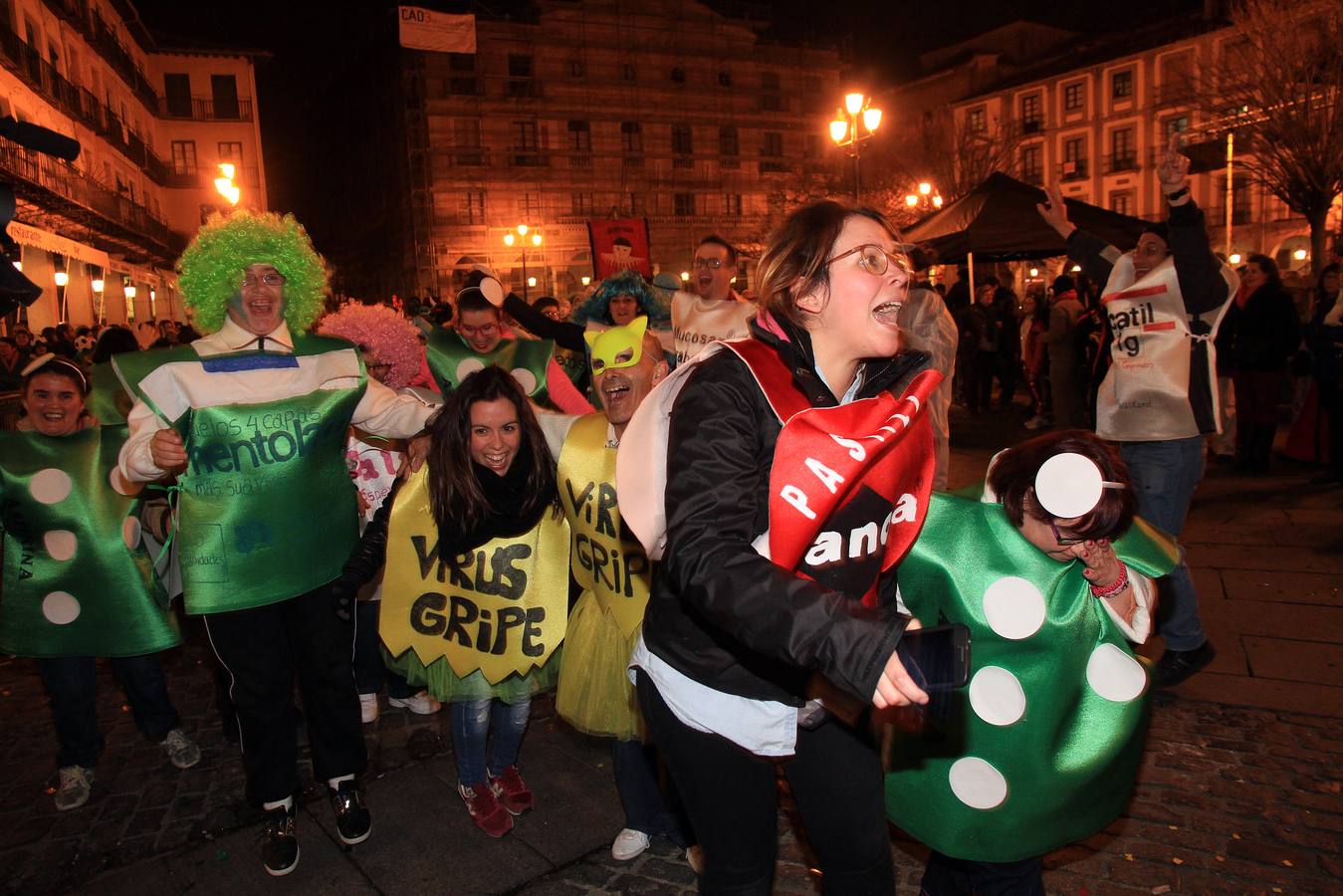 Segovia disfruta del martes de carnaval con un animado desfile