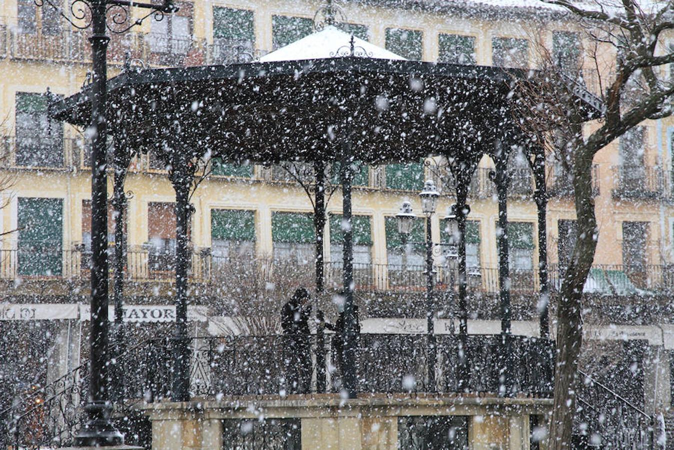 Una intensa nevada cubre Segovia