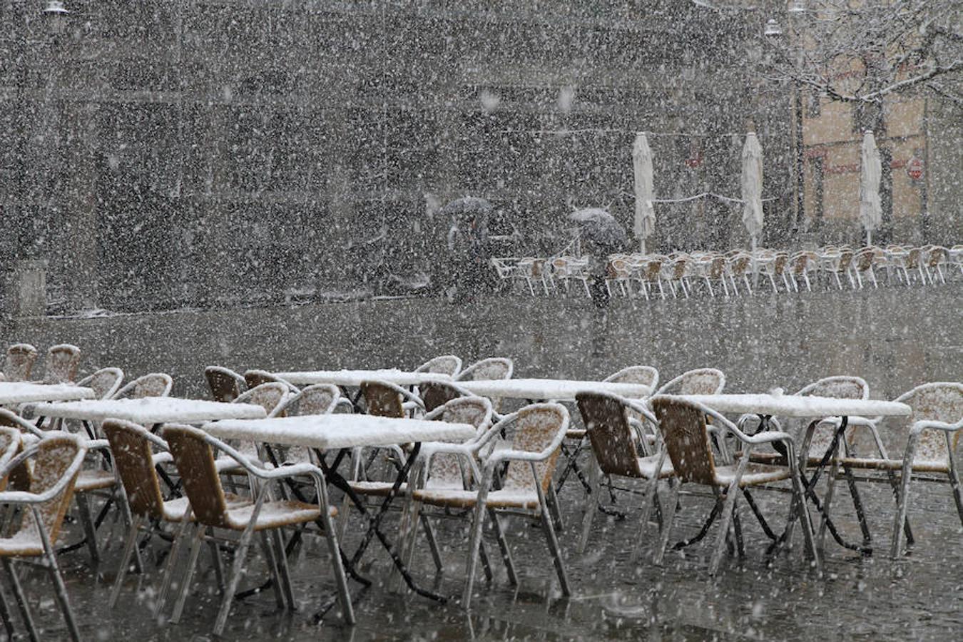 Una intensa nevada cubre Segovia