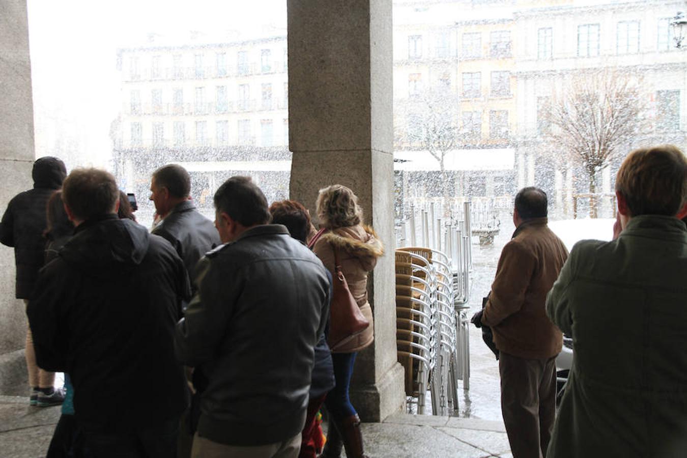 Una intensa nevada cubre Segovia