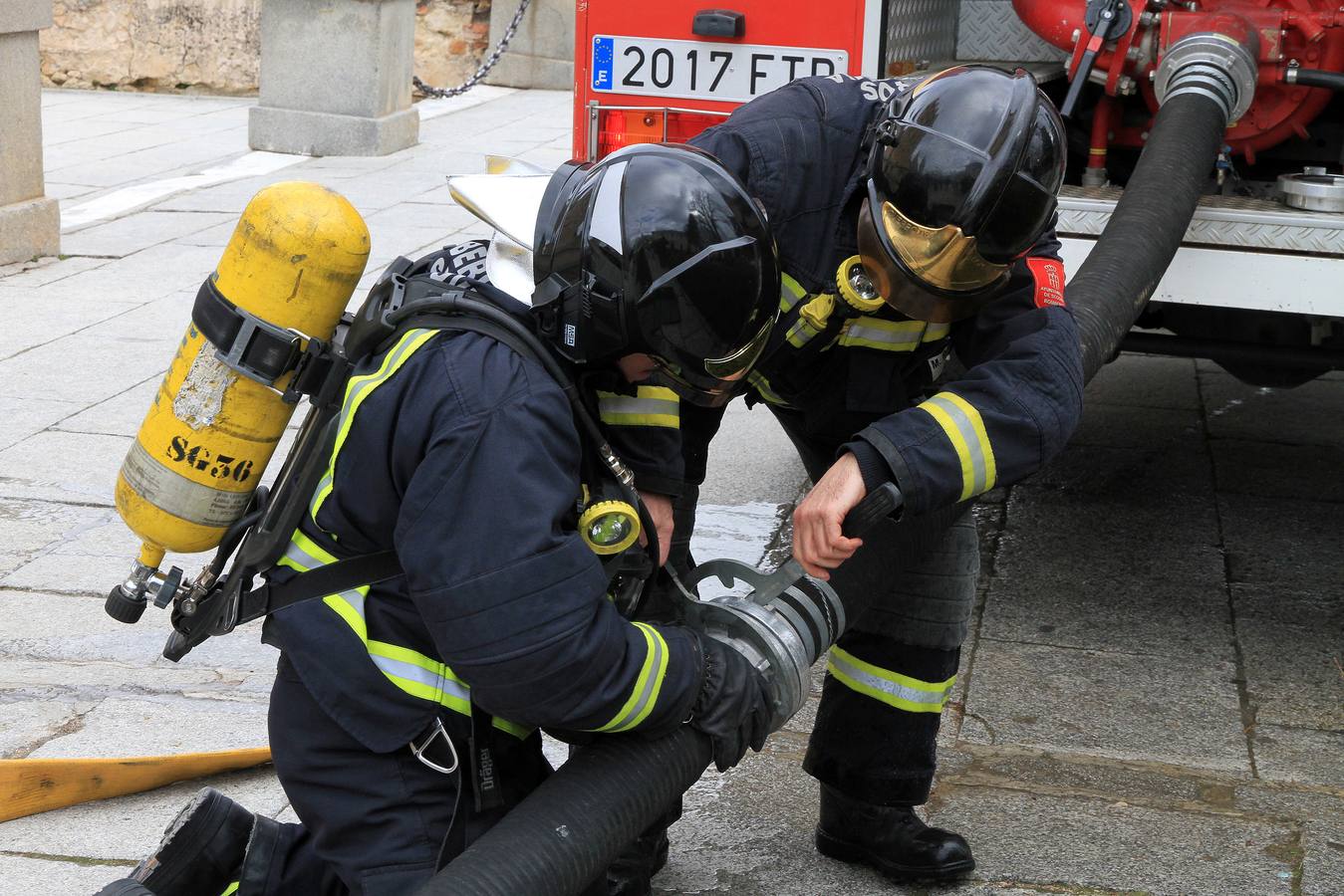 Un simulacro en el Alcázar de Segovia recuerda el incendio que destruyó la fortaleza en 1862