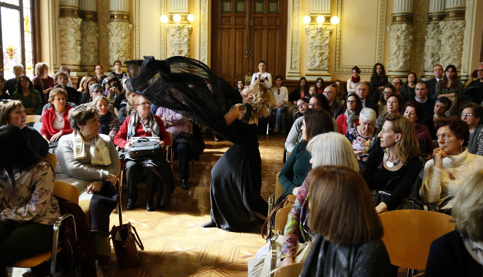 Lectura del manifiesto del Día Internacional de la Mujer en el Ayuntamiento de Valladolid