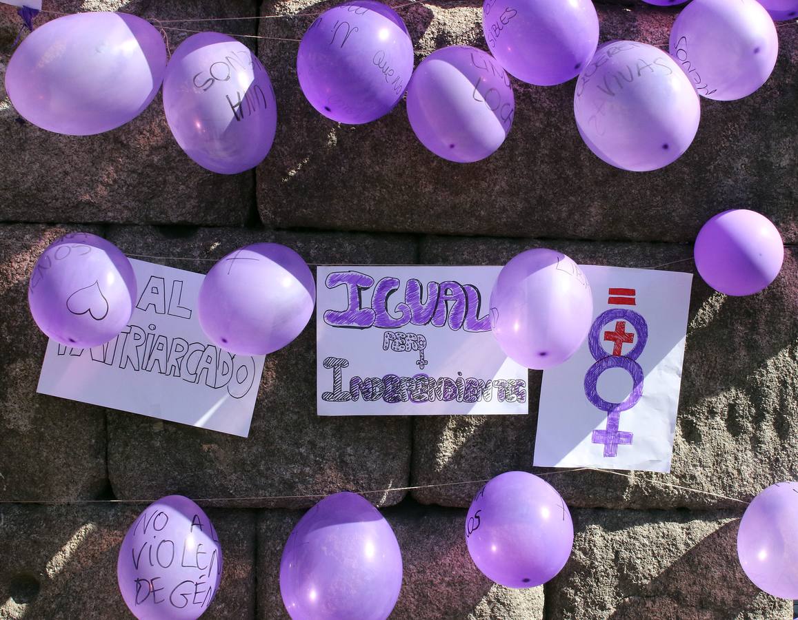 Alumnos de la Escuela de Arte de Segovia conmemoran el Día Internacional de la Mujer