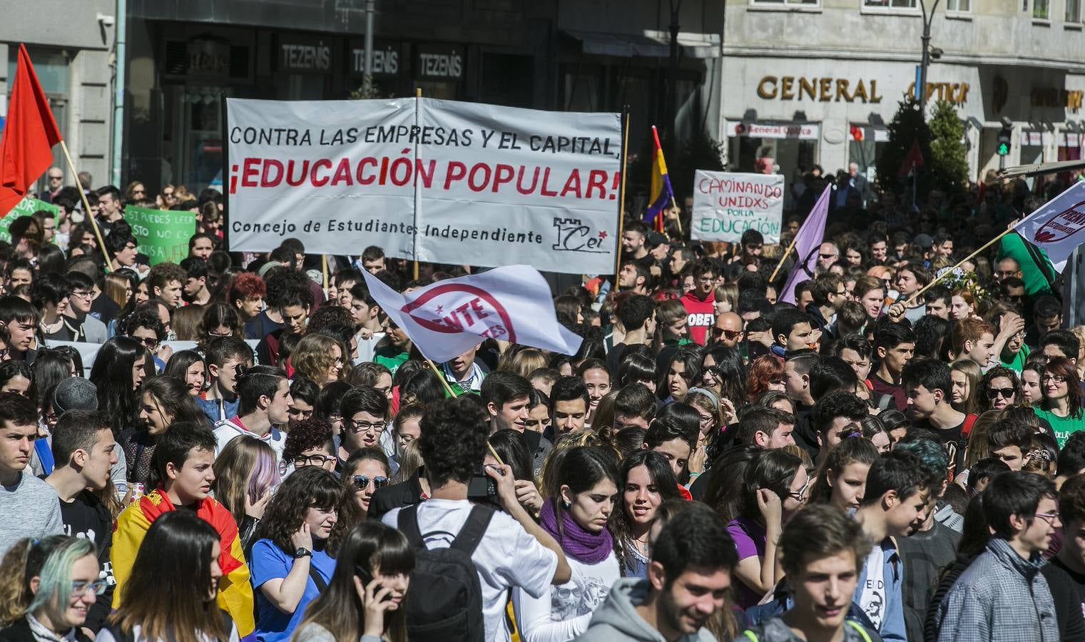 Los estudiantes vallisoletanos salen a la calle