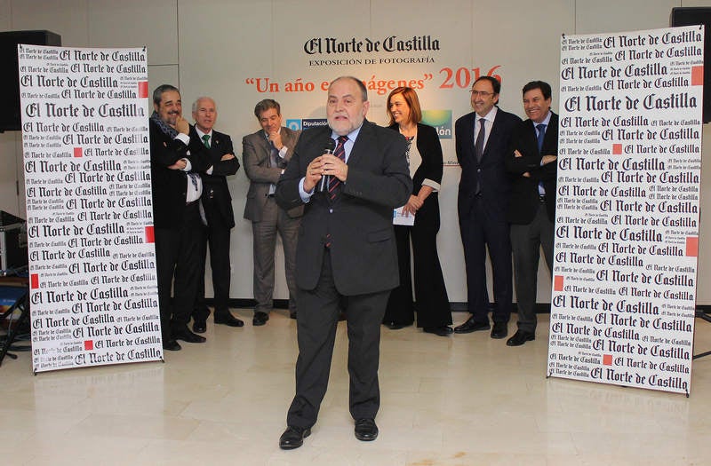 Inauguración de la exposición &#039;Un año en imágenes 2016&#039; de Palencia (1/2)
