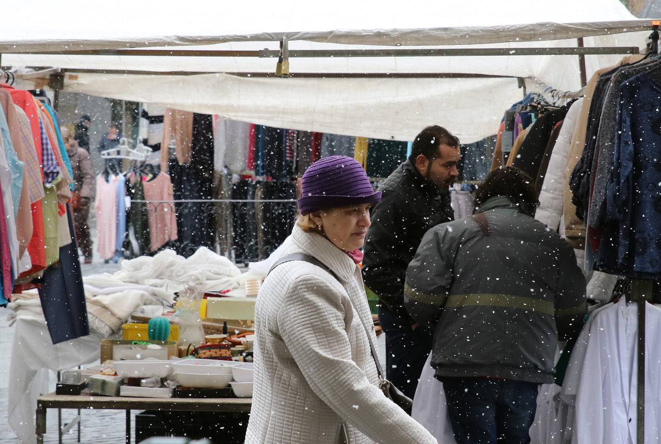 Jornada de frío invernal y nieve en Segovia