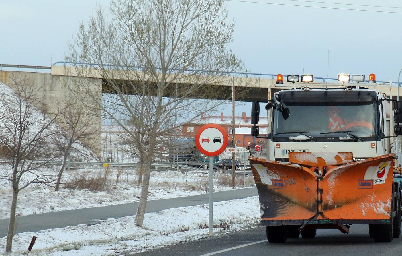 Jornada de frío invernal y nieve en Segovia