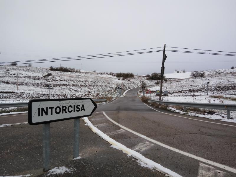 La nieve tiñe de blanco el norte de Palencia