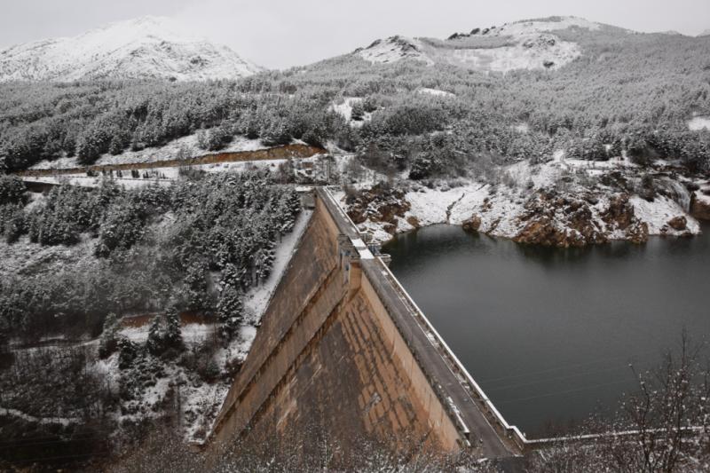 La nieve tiñe de blanco el norte de Palencia