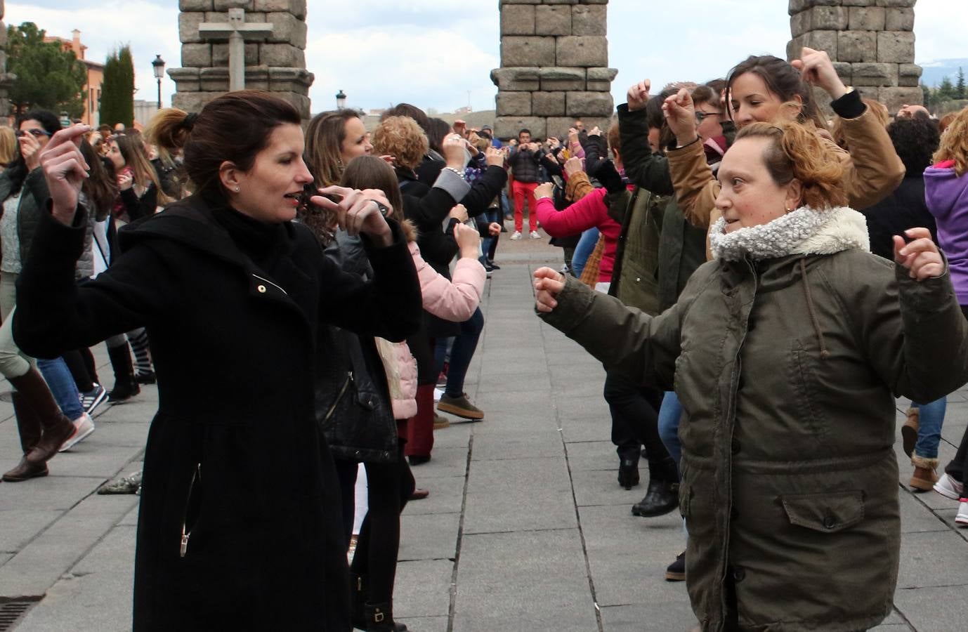 Segovia busca el récord Guinness de personas bailando la jota