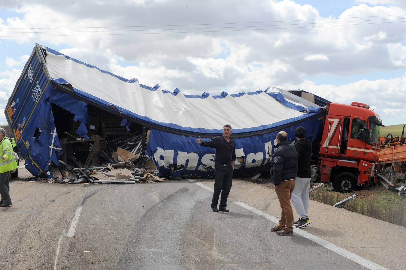 Accidente de tráfico en la A-6, a la altura de la localidad vallisoletana de Rueda