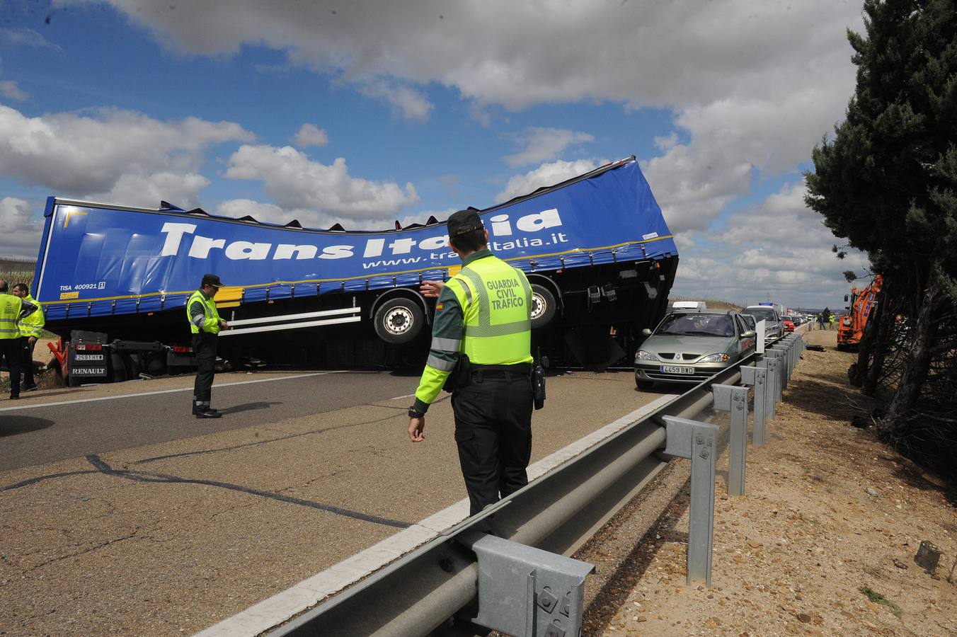 Accidente de tráfico en la A-6, a la altura de la localidad vallisoletana de Rueda