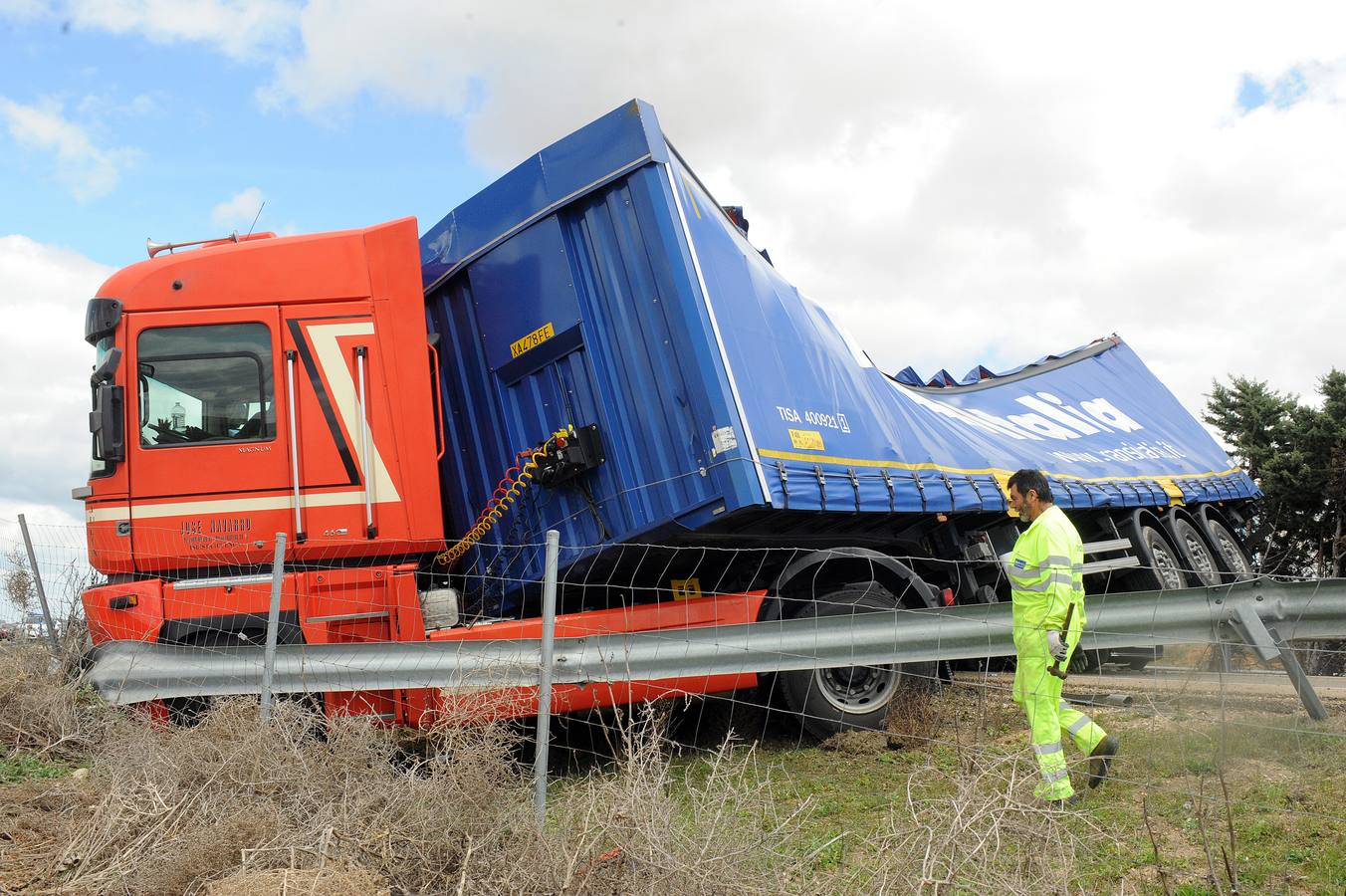 Accidente de tráfico en la A-6, a la altura de la localidad vallisoletana de Rueda