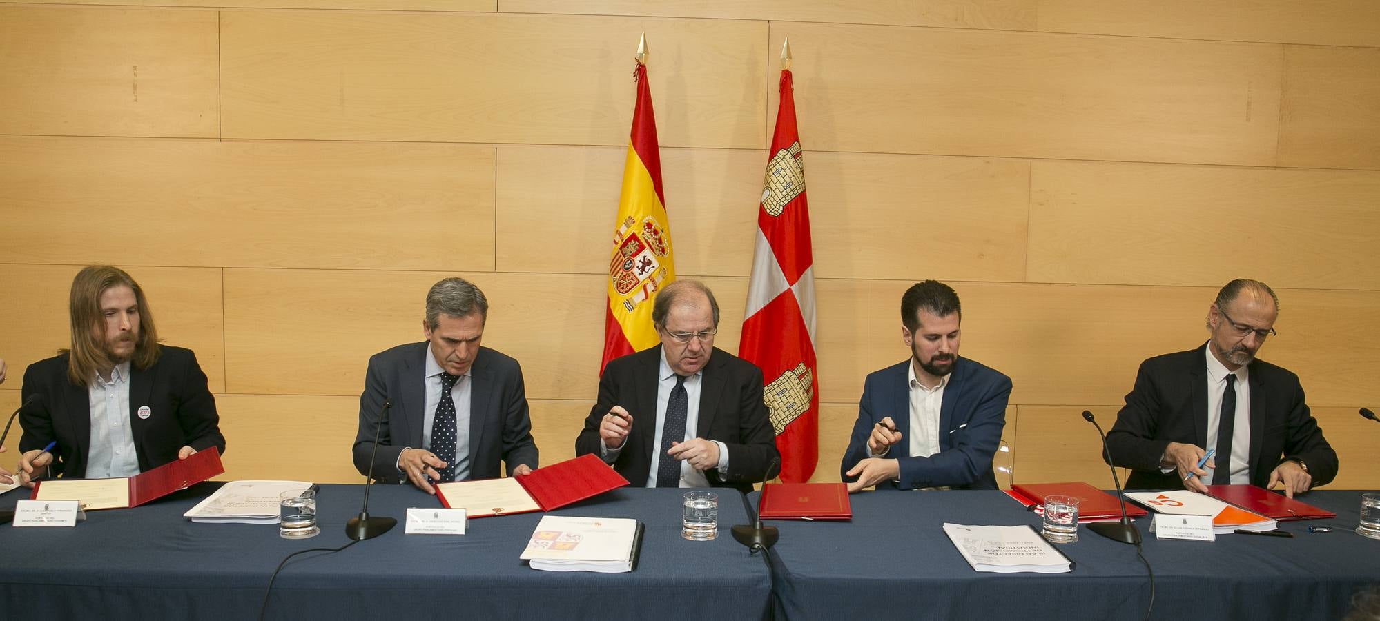 Firma del pacto por la reindustrialización de Castilla y León