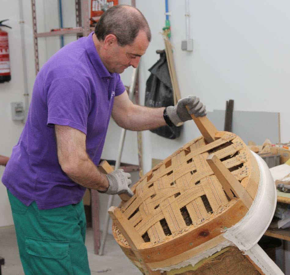 Taller de tapicería de la Fundación Valora2 de Palencia