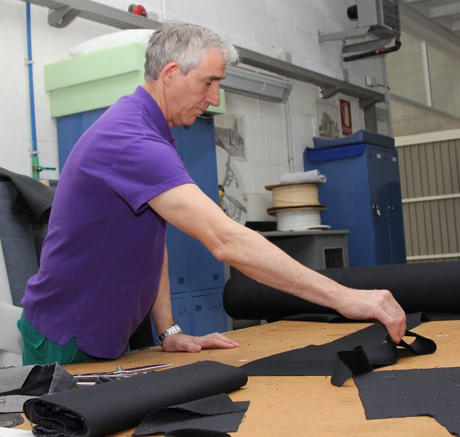 Taller de tapicería de la Fundación Valora2 de Palencia