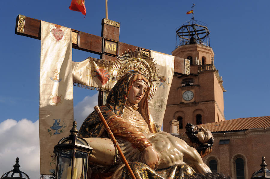 Procesión por la celebración del 450 aniversario de la Archicofradía de las Angustias en Medina