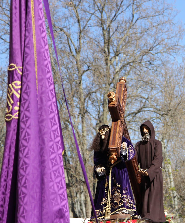 Entrega de la medalla de oro de la ciudad a la cofradia de los nazarenos de Palencia