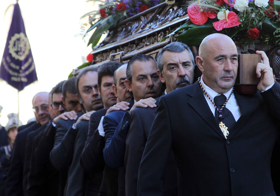 Entrega de la medalla de oro de la ciudad a la cofradia de los nazarenos de Palencia