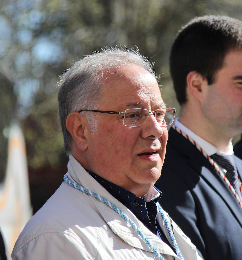 Entrega de la medalla de oro de la ciudad a la cofradia de los nazarenos de Palencia