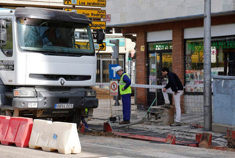 Obras del colector en la avenida Castilla de Palencia
