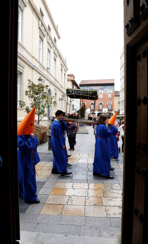 Alumnos del colegio Divino Maestro de Palencia escenifican la Pasión