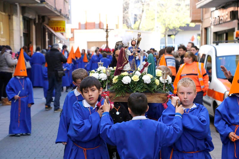 Alumnos del colegio Divino Maestro de Palencia escenifican la Pasión