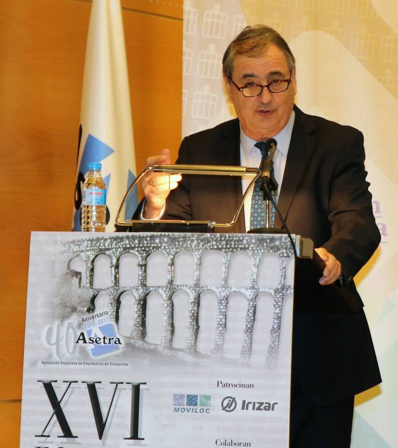 La Agrupación Segoviana de Empresarios del Transporte entrega los Acueductos de Plata