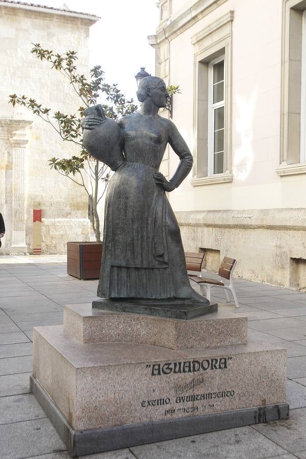 'Aguadora' en la calle Ignacio Martínez Azcoitia.