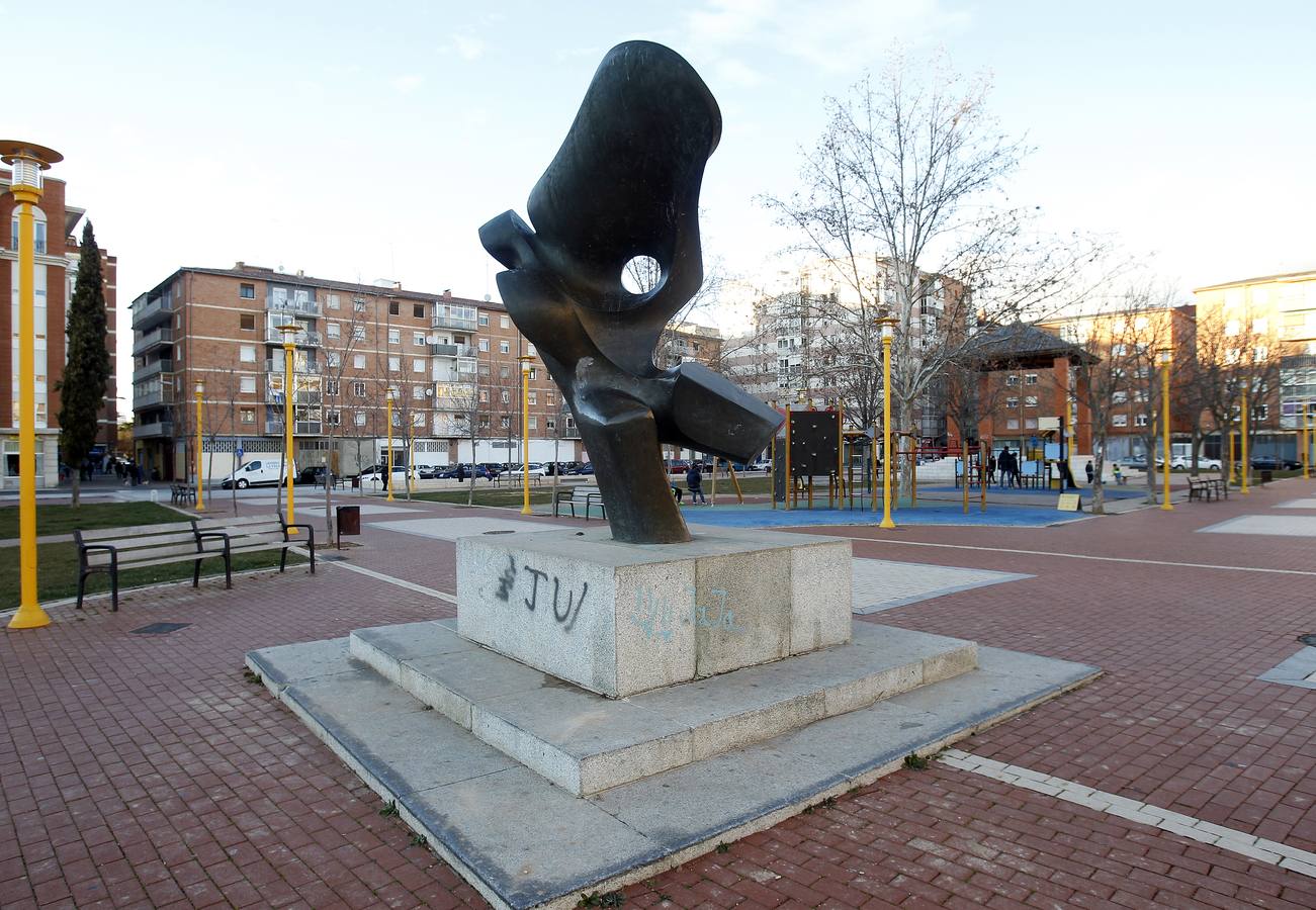 Estatua en la plaza de la Constitución.