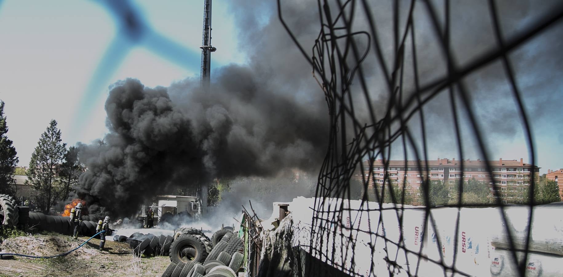 Incendio en un taller de neumáticos de Valladolid