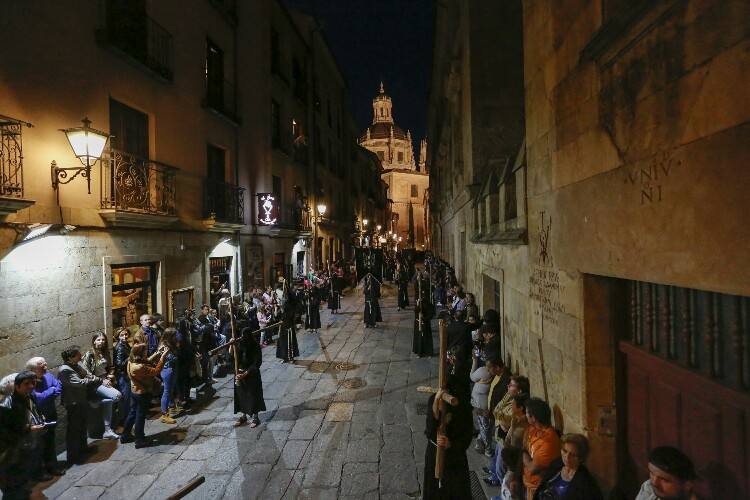 Procesión del Silencio de la Hermandad Universitaria de Salamanca