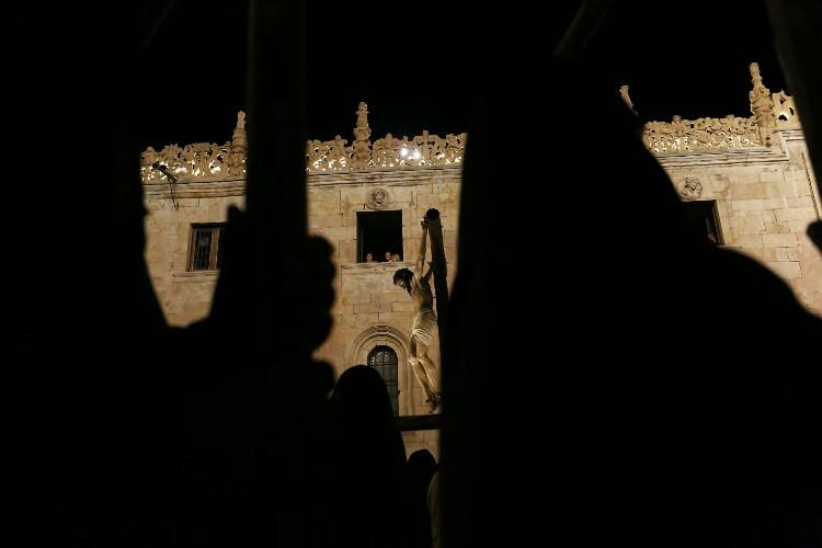 Procesión del Silencio de la Hermandad Universitaria de Salamanca