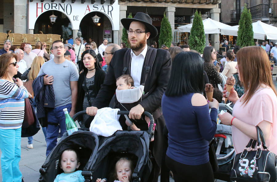 Los turistas llenan Segovia durante el Viernes y el Sábado Santo