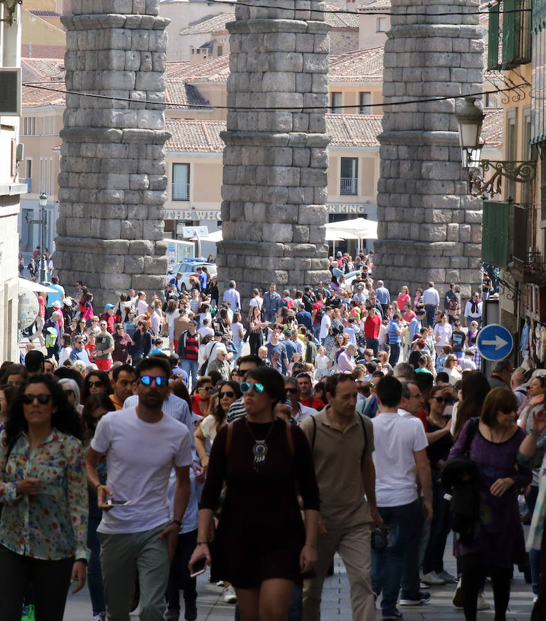 Los turistas llenan Segovia durante el Viernes y el Sábado Santo
