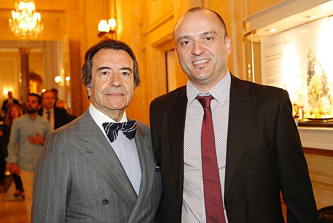 Enrique Cornejo, gerente del Teatro Zorrilla, y Frédéric Galtier, corresponsal-delegado en España del Concurso Mundial de Bruselas.