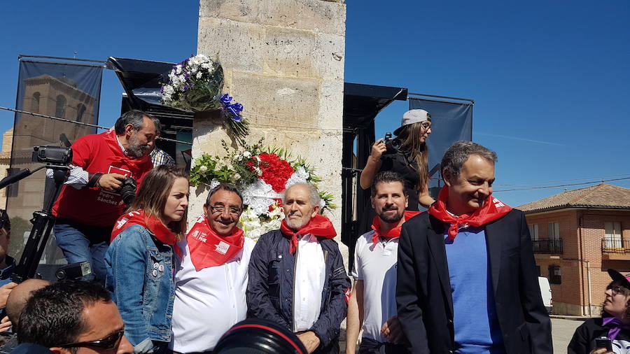 Intervenciones ante el monolito de Villalar de los Comuneros