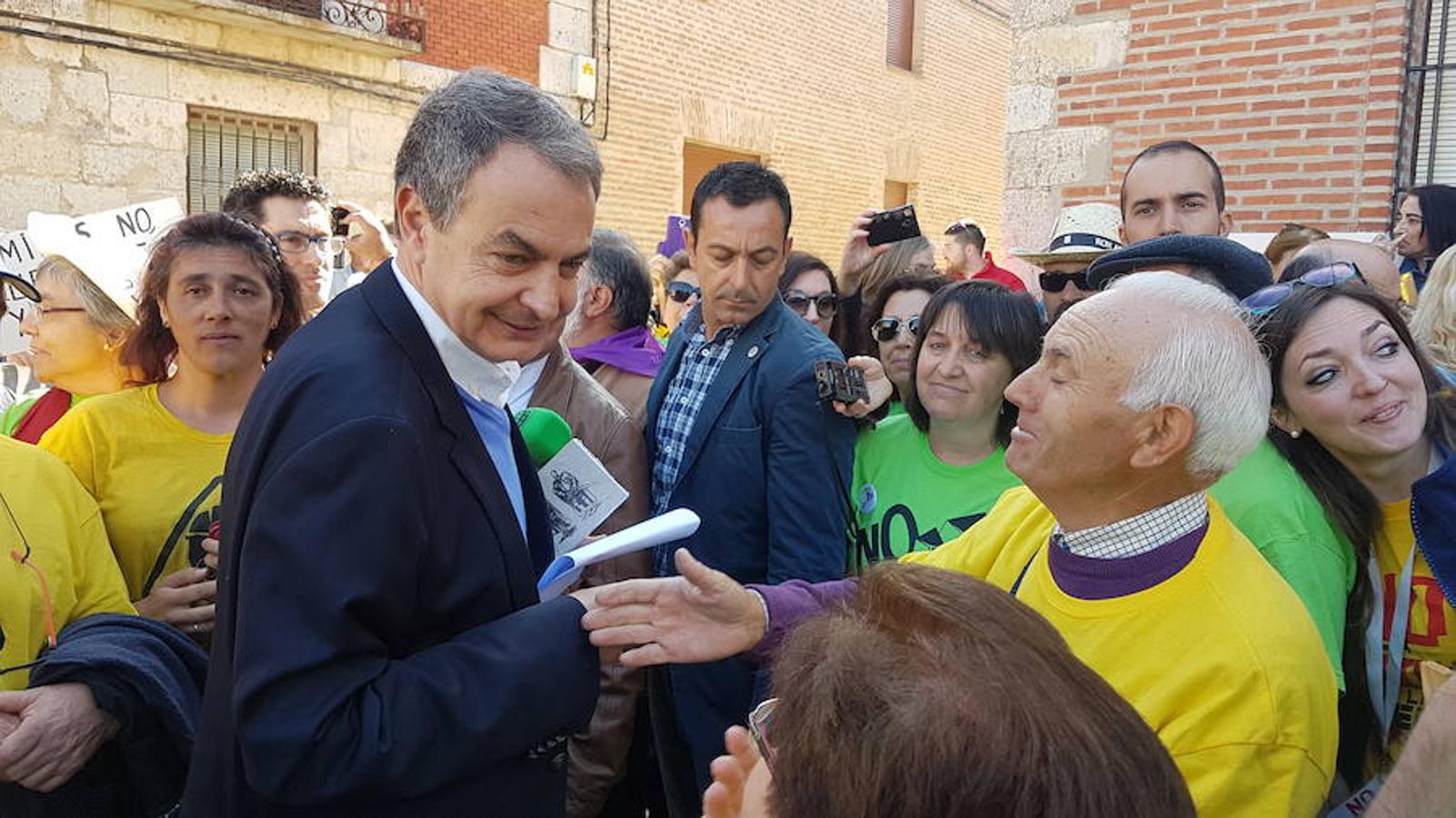 El expresidente Zapatero visita Villalar de los Comuneros en el Día de Castilla y León