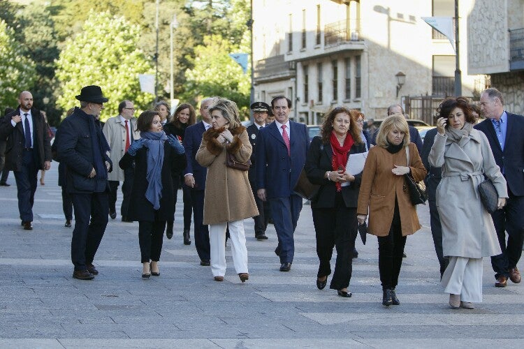 La vicepresidenta del Gobierno, Soraya Sáenz de Santamaría, inaugura la exposición de Miquel Barceló en Salamanca