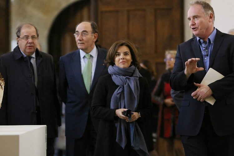 La vicepresidenta del Gobierno, Soraya Sáenz de Santamaría, inaugura la exposición de Miquel Barceló en Salamanca