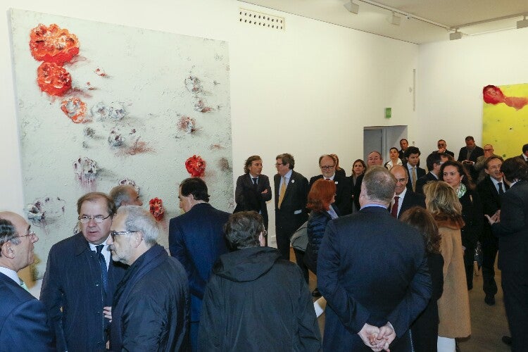 La vicepresidenta del Gobierno, Soraya Sáenz de Santamaría, inaugura la exposición de Miquel Barceló en Salamanca