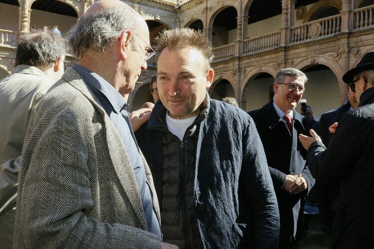 Miquel Barceló realiza una performance en el Colegio Arzobispo Fonseca de Salamanca