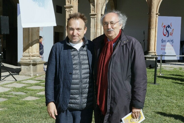 Miquel Barceló realiza una performance en el Colegio Arzobispo Fonseca de Salamanca