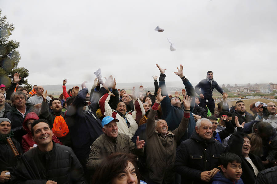 La pedrea del pan y el quesillo en Palencia 2/2